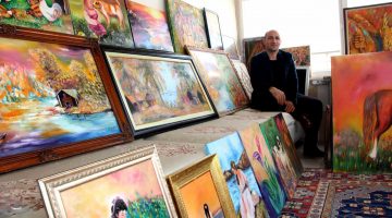 Özel güvenlik görevlisi evini sergi salonuna çevirdi