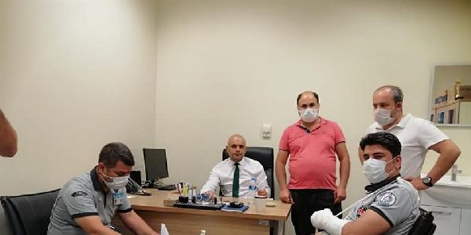 Hasta yakınları özel güvenlik görevlilerine saldırdı