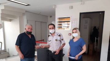 Bankada çalışan özel güvenlik görevlisi bulduğu parayı sahibine teslim etti