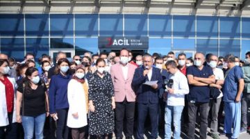 Hasta yakını, sağlık çalışanı ve güvenlik görevlisini darbetti