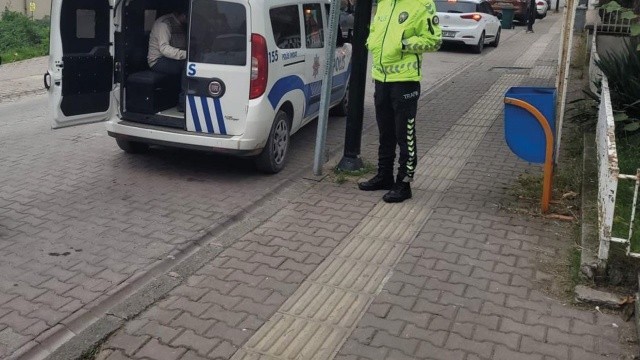 Karantinayı delip bankaya gelen şahsı özel güvenliğin dikkati yakalattı