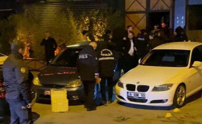 Güvenlik görevlisi, bara girmeye çalışan 3 kişiyi yaraladı! Kaçtı…