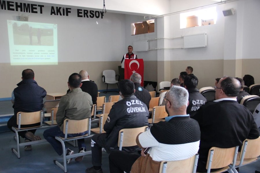 Jandarmadan özel güvenlik personeline KAAN ve KADES eğitimi