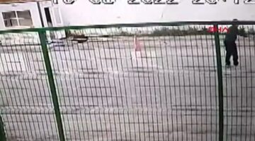 Yan Baktın Tartışması Kanlı Bitti; özel güvenlik görevlisi boğaz ve kasığından bıçaklandı