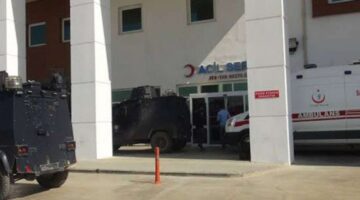 Acil serviste güvenlik görevlisini darbettiler