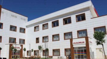 Hasta yakınları, doktor ve özel güvenlik görevlisini darp etti