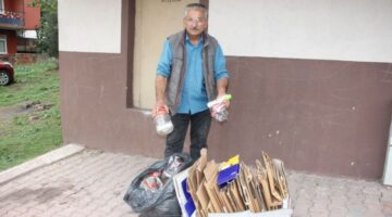 Özel güvenlik görevlisi Hamza Okutan herkese örnek oluyor