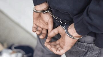 İhtiyaç sahibi ailelere dağıtılan kömürleri satan güvenlik görevlisi yakalandı