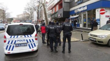 Oyuncak tabancayla girdi; özel güvenliğin silahını alıp soygun yaptı