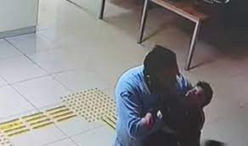 Nefes Borusuna Cisim Kaçan Çocuğu Özel Güvenlik Görevlisi Kurtardı