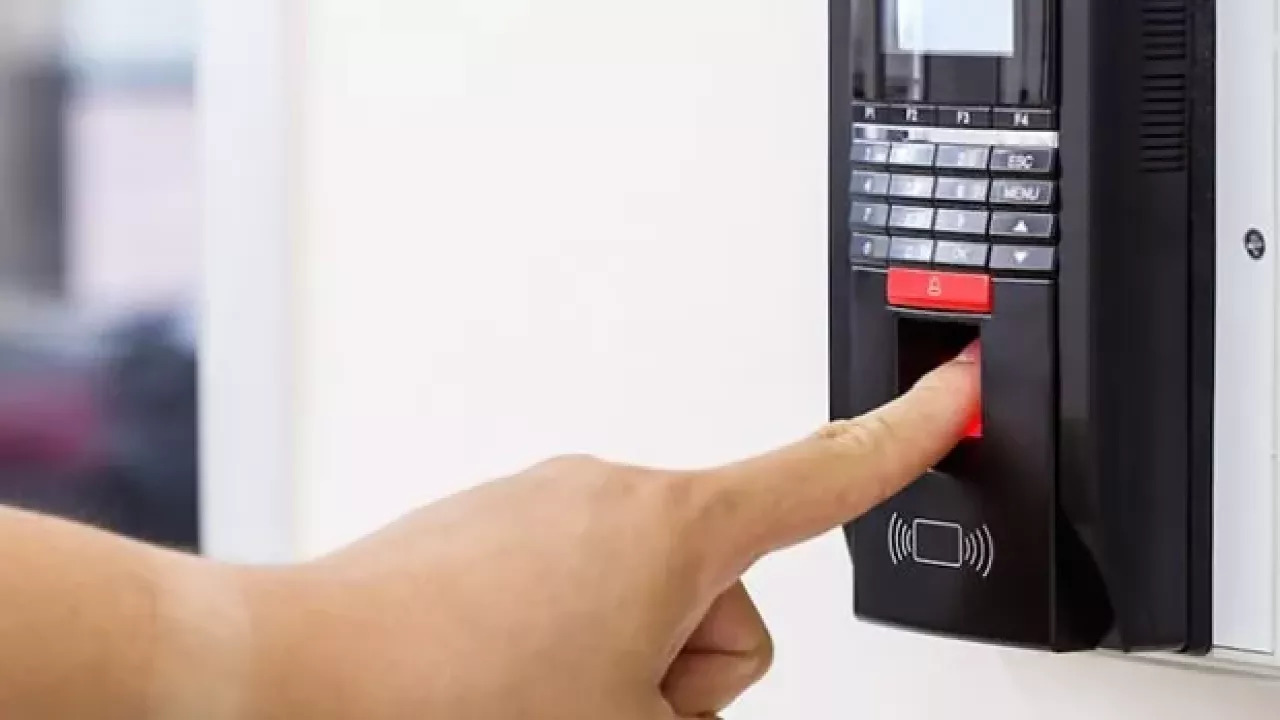 Parmak iziyle mesai takibine 300 bin TL ceza