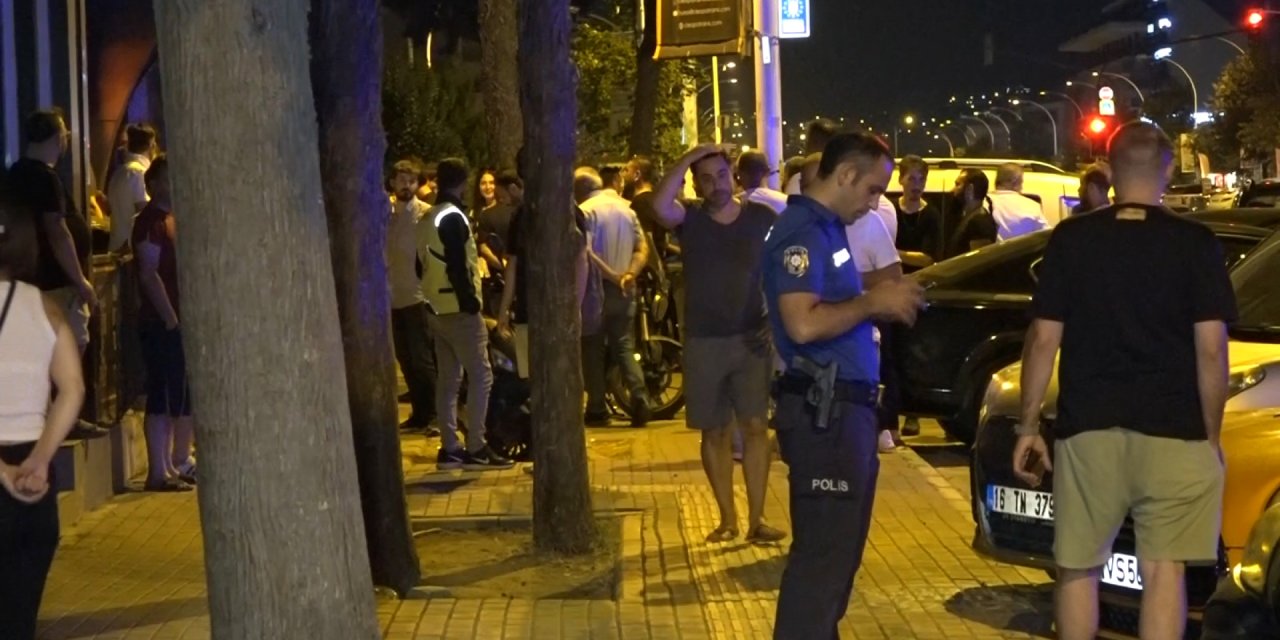 Gece Kulübüne Kabul Edilmeyen 4 Kişi ile Özel Güvenlik Görevlileri Arasında Silahlı Çatışma…