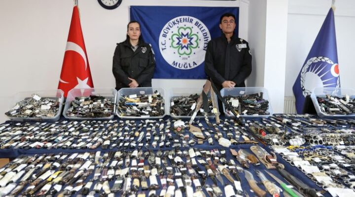 Otogarlarda Sıkı Güvenlik: 2 Bin 520 Kesici Alet Ele Geçirildi