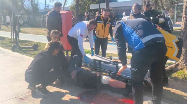 “Neden selam almıyorsun” diyerek yaşlı adamı bacağından bıçakladılar