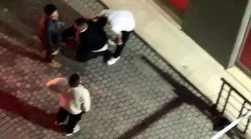Avcılar’da site önünde ‘park’ kavgası: özel güvenlik görevlisine tekme tokat saldırdılar
