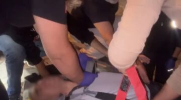 Köpeğin havlamasıyla kaçarken çukura düşüp yaralandı